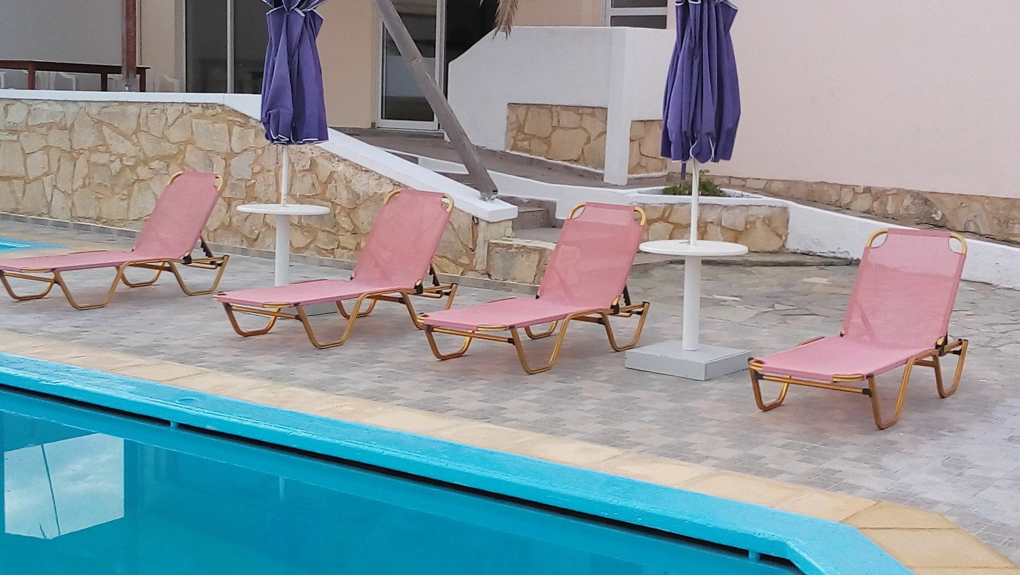 Karmi Apartahotel Kolimvárion
