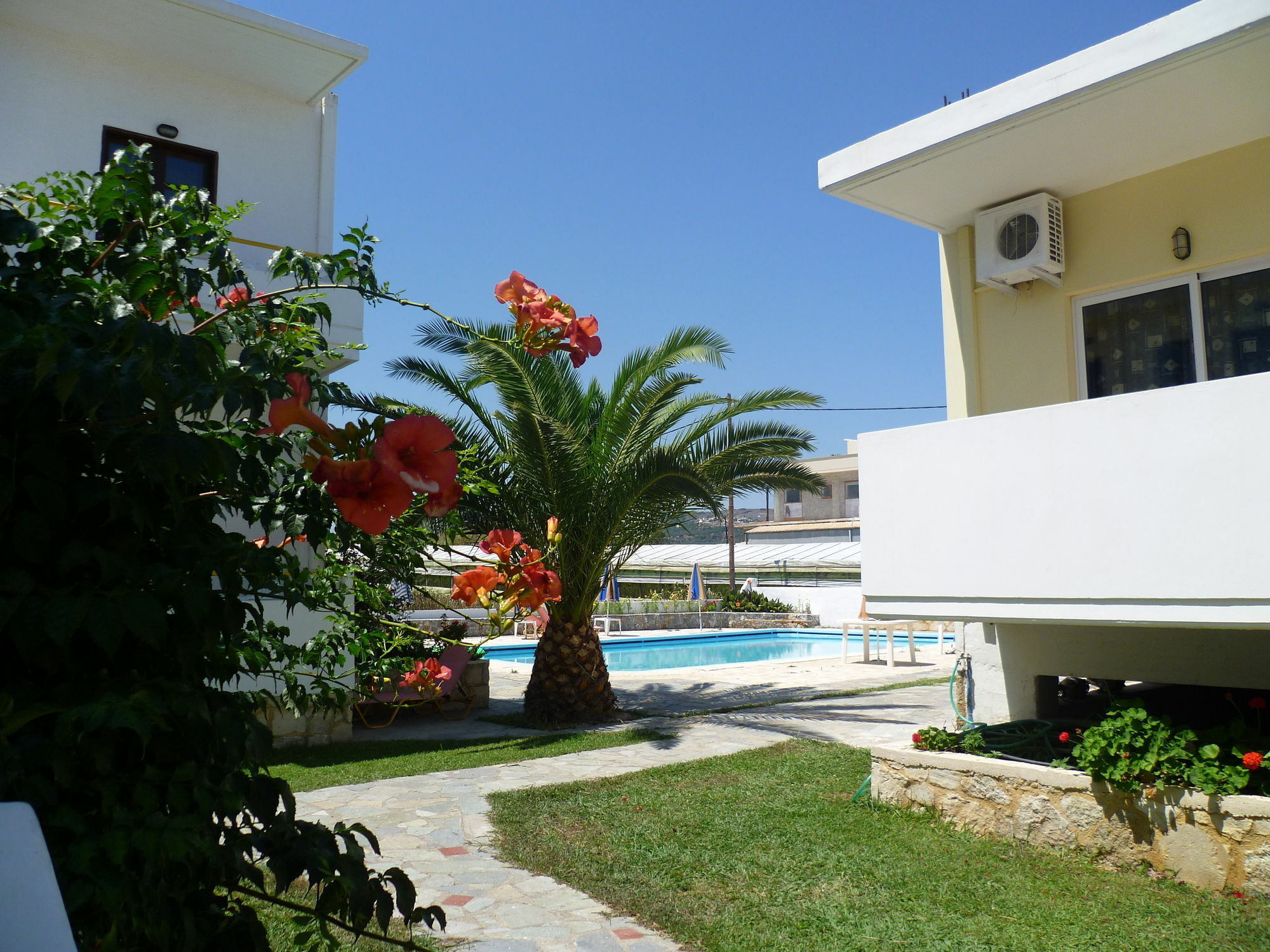 Karmi Apartahotel